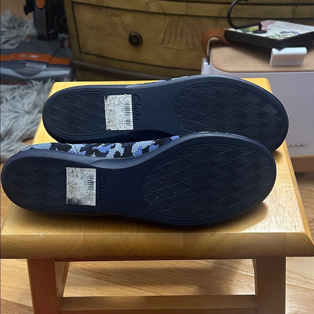 Clarks Blue and Black Camouflage Flats - Picture 5 of 5